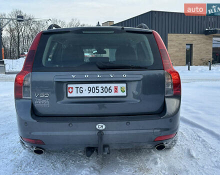 Серый Вольво В50, объемом двигателя 2 л и пробегом 237 тыс. км за 9150 $, фото 4 на Automoto.ua