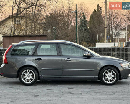 Серый Вольво В50, объемом двигателя 1.6 л и пробегом 218 тыс. км за 8500 $, фото 10 на Automoto.ua
