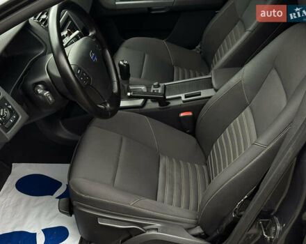 Серый Вольво В50, объемом двигателя 1.6 л и пробегом 240 тыс. км за 7999 $, фото 48 на Automoto.ua