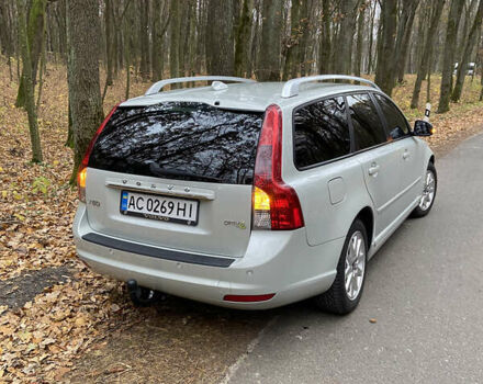 Серый Вольво В50, объемом двигателя 1.6 л и пробегом 260 тыс. км за 8500 $, фото 10 на Automoto.ua