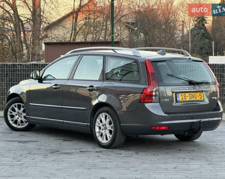 Серый Вольво В50, объемом двигателя 1.6 л и пробегом 218 тыс. км за 8500 $, фото 36 на Automoto.ua