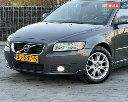 Серый Вольво В50, объемом двигателя 1.6 л и пробегом 218 тыс. км за 8500 $, фото 16 на Automoto.ua