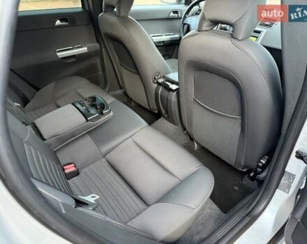 Серый Вольво В50, объемом двигателя 1.6 л и пробегом 229 тыс. км за 7950 $, фото 112 на Automoto.ua