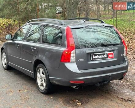 Серый Вольво В50, объемом двигателя 2 л и пробегом 240 тыс. км за 9690 $, фото 7 на Automoto.ua