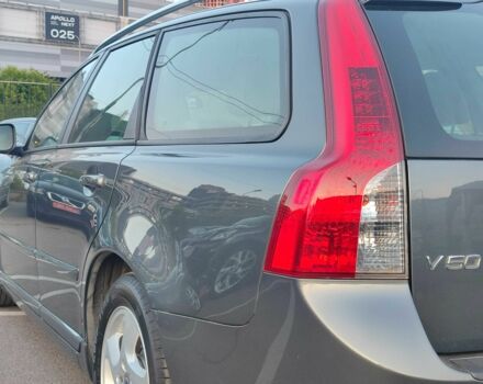 Серый Вольво В50, объемом двигателя 1.6 л и пробегом 260 тыс. км за 8700 $, фото 12 на Automoto.ua