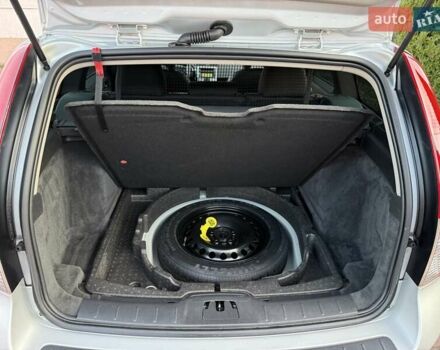 Серый Вольво В50, объемом двигателя 1.6 л и пробегом 229 тыс. км за 7950 $, фото 123 на Automoto.ua