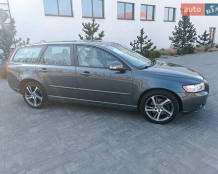 Серый Вольво В50, объемом двигателя 2 л и пробегом 113 тыс. км за 9650 $, фото 8 на Automoto.ua