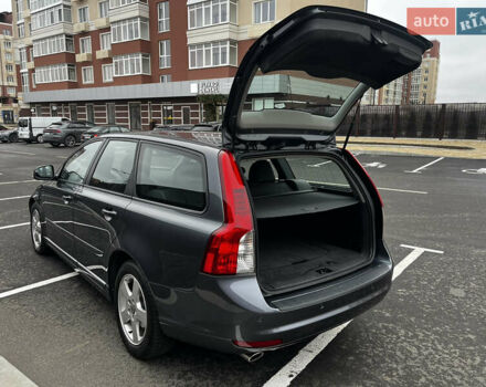 Серый Вольво В50, объемом двигателя 2 л и пробегом 205 тыс. км за 9200 $, фото 99 на Automoto.ua