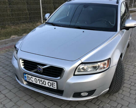Сірий Вольво V50, об'ємом двигуна 1.6 л та пробігом 300 тис. км за 8500 $, фото 1 на Automoto.ua