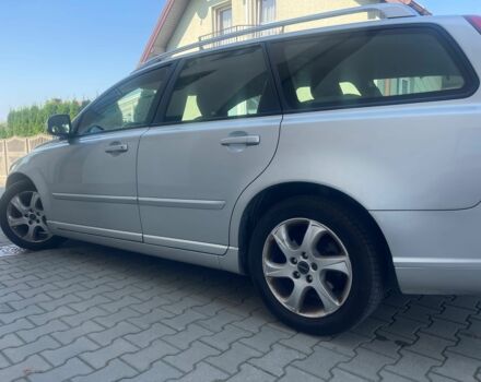 Серый Вольво В50, объемом двигателя 1.6 л и пробегом 230 тыс. км за 4000 $, фото 6 на Automoto.ua
