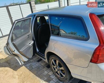 Серый Вольво В50, объемом двигателя 1.56 л и пробегом 260 тыс. км за 8800 $, фото 1 на Automoto.ua