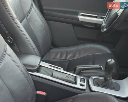 Серый Вольво В50, объемом двигателя 1.6 л и пробегом 218 тыс. км за 8500 $, фото 83 на Automoto.ua