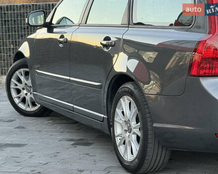 Серый Вольво В50, объемом двигателя 1.6 л и пробегом 218 тыс. км за 8500 $, фото 49 на Automoto.ua