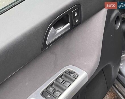 Серый Вольво В50, объемом двигателя 2 л и пробегом 240 тыс. км за 9690 $, фото 17 на Automoto.ua