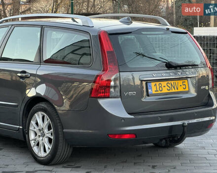 Серый Вольво В50, объемом двигателя 1.6 л и пробегом 218 тыс. км за 8500 $, фото 43 на Automoto.ua