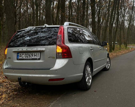 Серый Вольво В50, объемом двигателя 1.6 л и пробегом 260 тыс. км за 8500 $, фото 16 на Automoto.ua