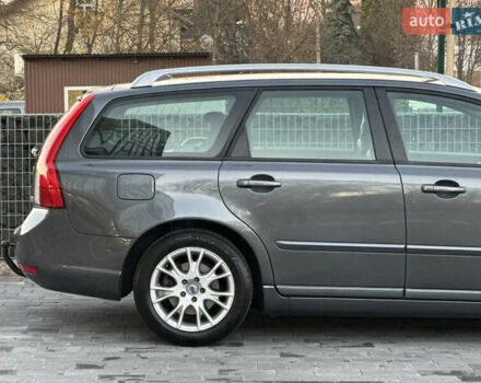 Серый Вольво В50, объемом двигателя 1.6 л и пробегом 218 тыс. км за 8500 $, фото 12 на Automoto.ua