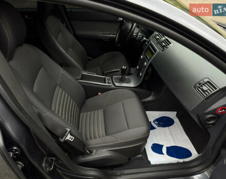 Серый Вольво В50, объемом двигателя 1.6 л и пробегом 240 тыс. км за 7999 $, фото 72 на Automoto.ua