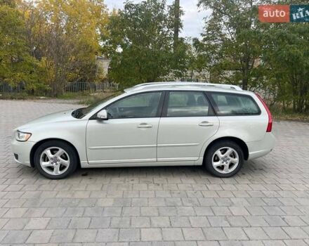 Сірий Вольво V50, об'ємом двигуна 1.6 л та пробігом 268 тис. км за 8500 $, фото 3 на Automoto.ua