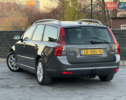 Серый Вольво В50, объемом двигателя 1.6 л и пробегом 218 тыс. км за 8500 $, фото 39 на Automoto.ua
