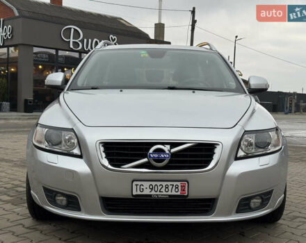 Серый Вольво В50, объемом двигателя 2 л и пробегом 225 тыс. км за 9999 $, фото 8 на Automoto.ua