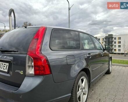 Сірий Вольво V50, об'ємом двигуна 1.56 л та пробігом 277 тис. км за 8699 $, фото 2 на Automoto.ua