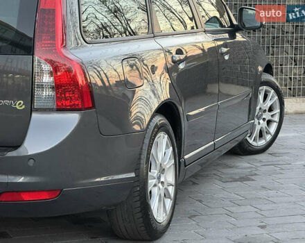 Серый Вольво В50, объемом двигателя 1.6 л и пробегом 218 тыс. км за 8500 $, фото 65 на Automoto.ua