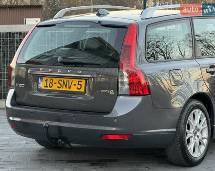 Серый Вольво В50, объемом двигателя 1.6 л и пробегом 218 тыс. км за 8500 $, фото 60 на Automoto.ua