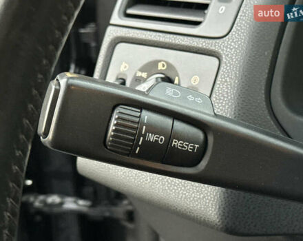 Серый Вольво В50, объемом двигателя 1.6 л и пробегом 218 тыс. км за 8500 $, фото 117 на Automoto.ua