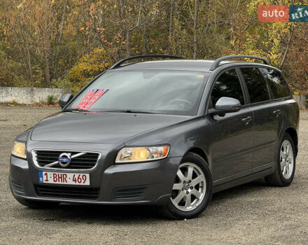 Серый Вольво В50, объемом двигателя 1.6 л и пробегом 240 тыс. км за 7999 $, фото 1 на Automoto.ua