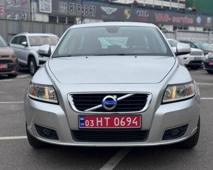 Серый Вольво В50, объемом двигателя 2 л и пробегом 258 тыс. км за 10200 $, фото 3 на Automoto.ua