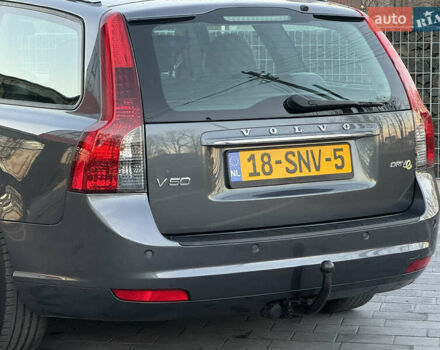Серый Вольво В50, объемом двигателя 1.6 л и пробегом 218 тыс. км за 8500 $, фото 45 на Automoto.ua