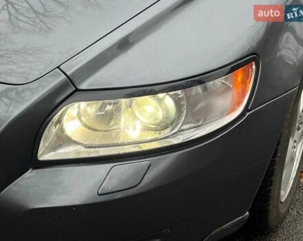 Серый Вольво В50, объемом двигателя 2 л и пробегом 240 тыс. км за 9690 $, фото 4 на Automoto.ua