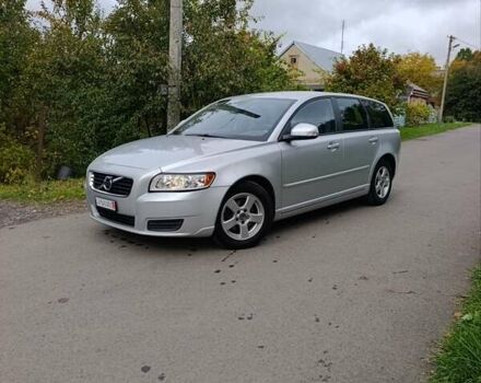 Серый Вольво В50, объемом двигателя 1.6 л и пробегом 200 тыс. км за 7800 $, фото 17 на Automoto.ua