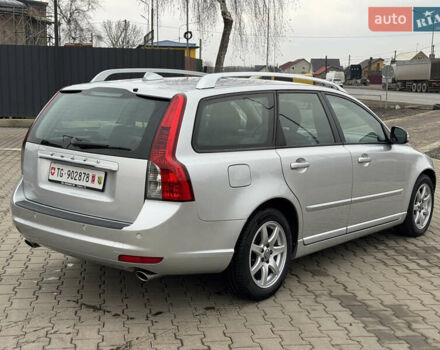 Серый Вольво В50, объемом двигателя 2 л и пробегом 225 тыс. км за 9999 $, фото 15 на Automoto.ua