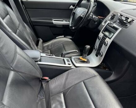 Серый Вольво В50, объемом двигателя 1.56 л и пробегом 236 тыс. км за 8000 $, фото 3 на Automoto.ua