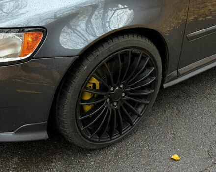 Серый Вольво В50, объемом двигателя 1.98 л и пробегом 248 тыс. км за 11999 $, фото 2 на Automoto.ua