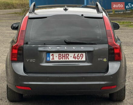 Серый Вольво В50, объемом двигателя 1.6 л и пробегом 240 тыс. км за 7999 $, фото 32 на Automoto.ua