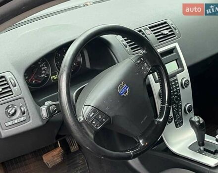 Серый Вольво В50, объемом двигателя 2 л и пробегом 240 тыс. км за 9690 $, фото 18 на Automoto.ua