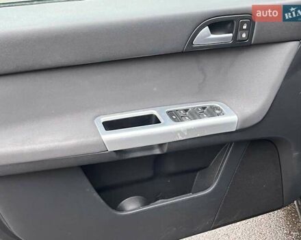 Серый Вольво В50, объемом двигателя 2 л и пробегом 240 тыс. км за 9690 $, фото 15 на Automoto.ua
