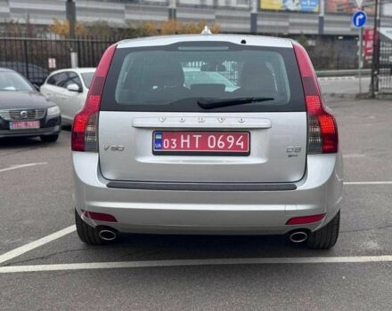 Серый Вольво В50, объемом двигателя 2 л и пробегом 258 тыс. км за 10200 $, фото 5 на Automoto.ua