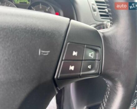 Серый Вольво В50, объемом двигателя 2 л и пробегом 258 тыс. км за 10200 $, фото 41 на Automoto.ua