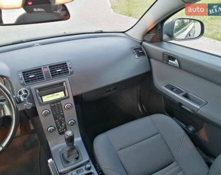 Серый Вольво В50, объемом двигателя 1.6 л и пробегом 199 тыс. км за 8299 $, фото 49 на Automoto.ua