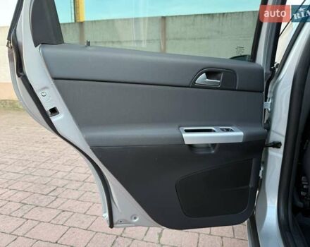 Серый Вольво В50, объемом двигателя 1.6 л и пробегом 229 тыс. км за 7950 $, фото 99 на Automoto.ua