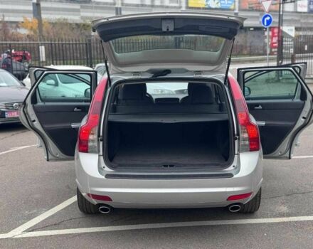 Серый Вольво В50, объемом двигателя 2 л и пробегом 258 тыс. км за 10200 $, фото 15 на Automoto.ua