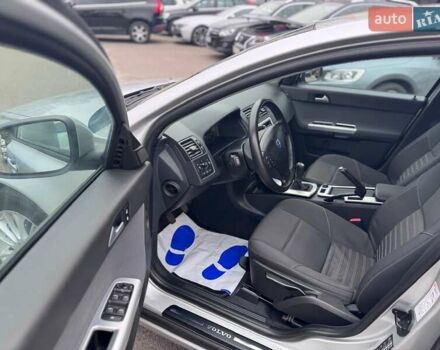 Серый Вольво В50, объемом двигателя 2 л и пробегом 258 тыс. км за 10200 $, фото 20 на Automoto.ua