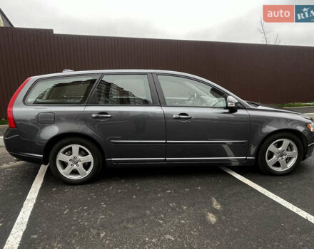 Серый Вольво В50, объемом двигателя 2 л и пробегом 205 тыс. км за 9200 $, фото 15 на Automoto.ua
