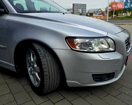 Сірий Вольво V50, об'ємом двигуна 2 л та пробігом 260 тис. км за 9750 $, фото 38 на Automoto.ua