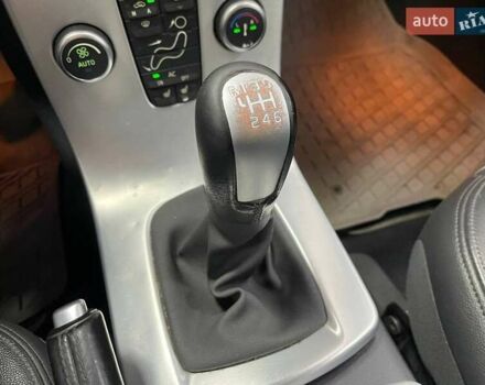 Серый Вольво В50, объемом двигателя 1.56 л и пробегом 227 тыс. км за 6690 $, фото 32 на Automoto.ua