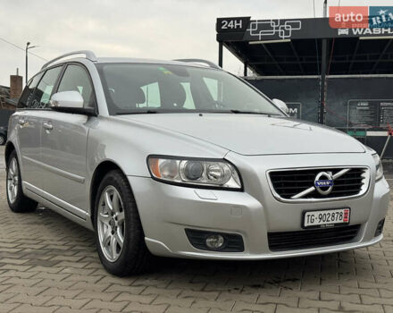 Серый Вольво В50, объемом двигателя 2 л и пробегом 225 тыс. км за 9999 $, фото 10 на Automoto.ua
